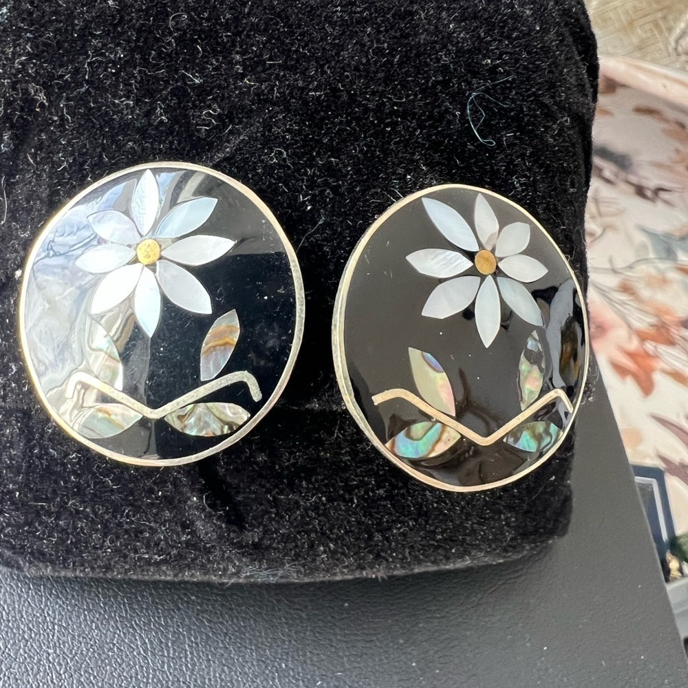 Vintage Mexico Alpaca Silver & Flower Abalone Shell Inlay Clip On Earrings B7